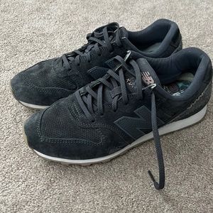 New Balance Gray Sneakers Size 8 Like new